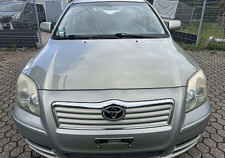 Toyota Avensis 2.0 D-4D Sol
