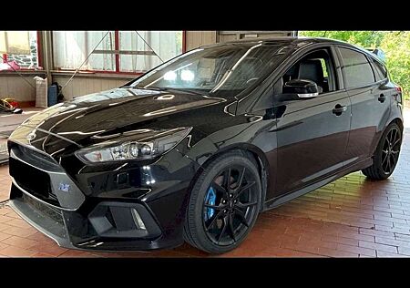 Ford Focus RS 2.3 EcoBoost S&S Allrad 257 kW / 350 PS