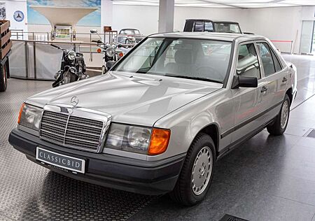 Mercedes-Benz 260 E