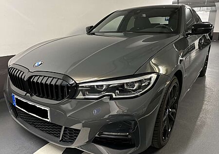 BMW 330 e M Sport inkl. GARANTIE