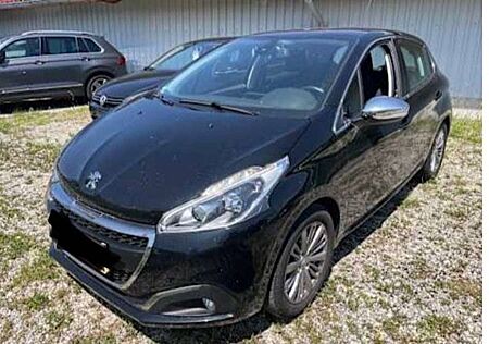 Peugeot 208 Allure*KLIMA*ALU*PDC*TEMPOMAT*