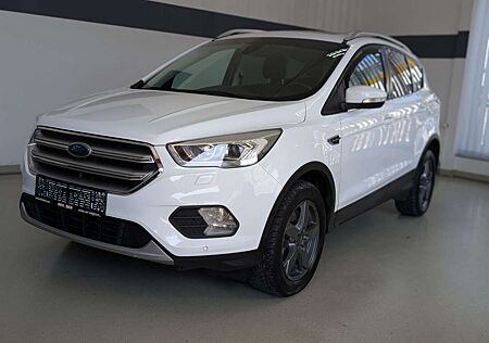Ford Kuga Titanium AHK PANO CAM XENON SOUND SHZ TEMP