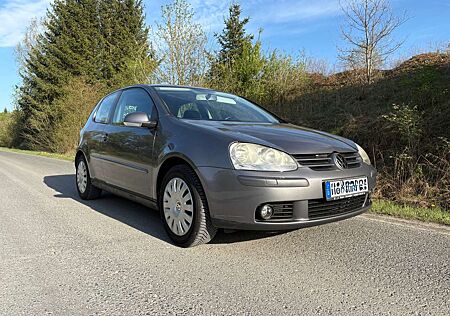 VW Golf Volkswagen V 3-Türer 1.6 FSI Trendline