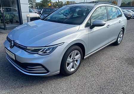 VW Golf Variant Volkswagen VIII 1.0 eTSI DSG Life LED ACC Carplay Ambiente