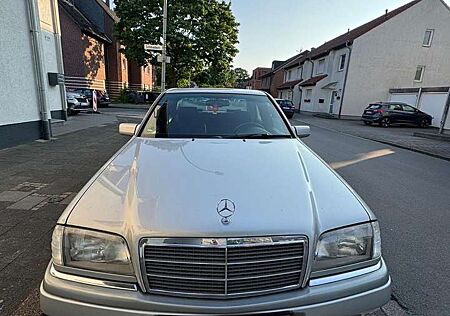 Mercedes-Benz C 180 Elegance