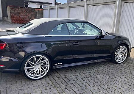 Audi S3 quattro s-tronic mit 20 Zoll Felgen