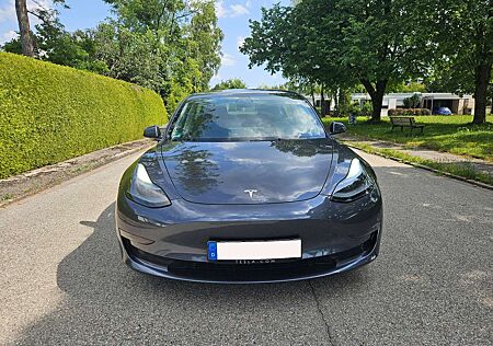 Tesla Model 3 Long Range Allradantrieb Dual Motor