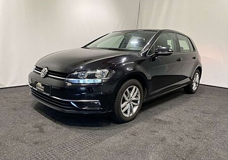 VW Golf Volkswagen VII TDI Autom Navi CarPlay PDC Sitzhg