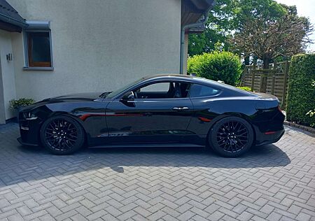 Ford Mustang Fastback 5.0 V8 GT - 6 Gang Schalter