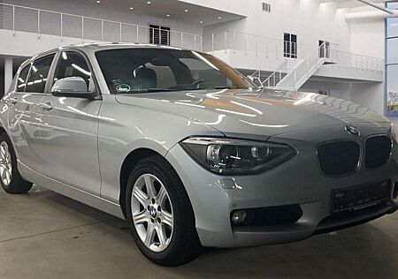 BMW 118 iA Xenon/Navi/Advantage/PDC/SHZ/1.Hand