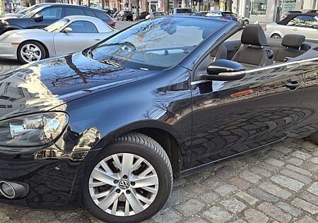 VW Golf Cabriolet Volkswagen Golf VI Cabrio Diesel Cabrio 2.0 TDI BlueMotion Technology Life