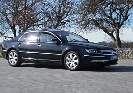 VW Phaeton Volkswagen +4.2+V8+4MOTION+Automatik+(5+Sitzer)