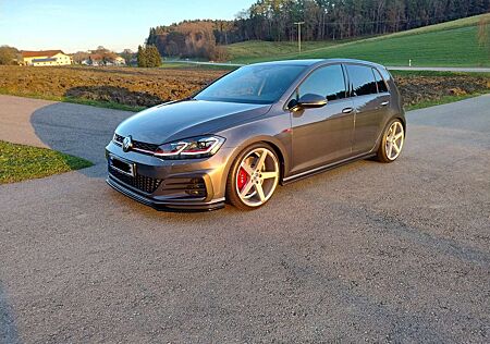 VW Golf GTI Volkswagen Performance Facelift ohne OPF erst 16800km Top!