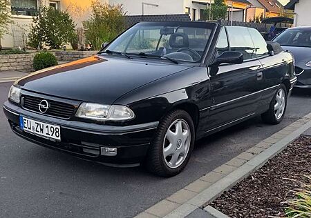 Opel Astra Cabrio 1.6i Bertone Edition