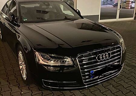 Audi A8 3.0 TDI DPF quattro tiptronic