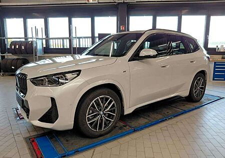 BMW X1 23 d xDrive M Sport*AHK*Komfortzugang