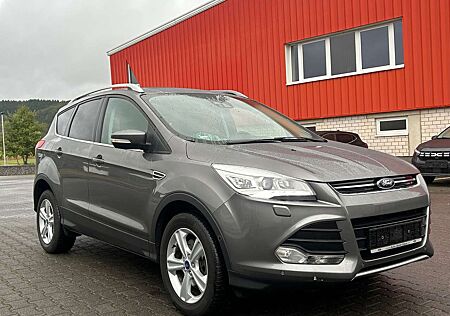 Ford Kuga Titanium Automatik At-Motor Xenon Panor. Leder