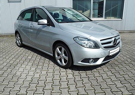 Mercedes-Benz B 200 CDI (BlueEFFICIENCY) 7G-DCT*AHK*PDC*Navigation*
