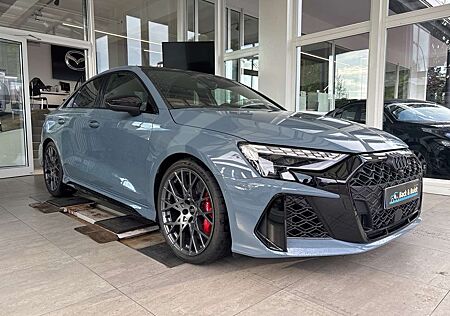Audi RS3 Limousine 2.5 TFSI*KERAMIK,SONOS,PANO,SPORT-AGA*