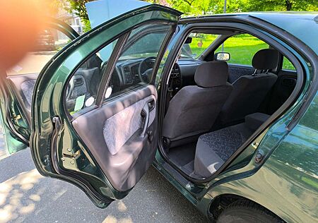 Nissan Primera 1.6 SLX