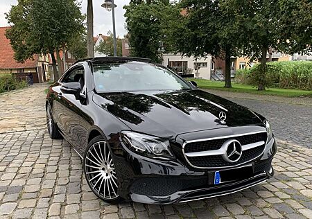 Mercedes-Benz E 220 TOP 1A gepflegt + PANORAMA + 18 Mon. MB-GARANTIE !