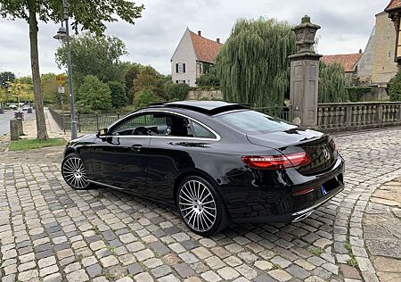 Mercedes-Benz E 220 TOP 1A gepflegt + PANORAMA + 18 Mon. MB-GARANTIE !
