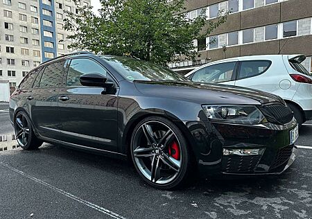 Skoda Octavia Combi 2.0 TSI (Green tec) RS AHK/Leder/Alarmanlage