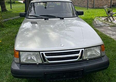 Saab 900 i 16