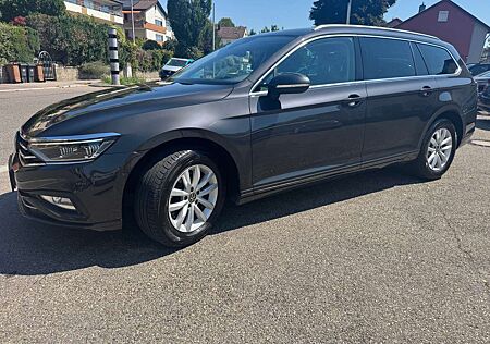 VW Passat Variant Volkswagen Business LED VOLLVIRTUELL ACC R-KAMERA HEADUP!!!