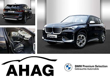 BMW iX1 xDrive30 Head-Up Adaptives Fahrwerk