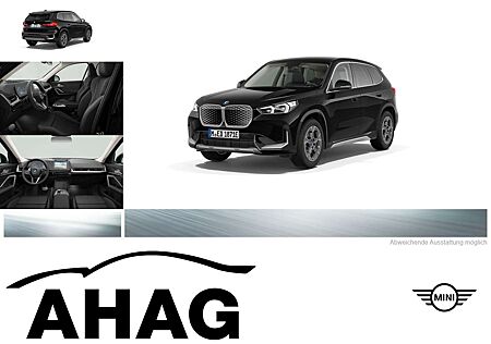 BMW iX1 xDrive30 Head-Up Adaptives Fahrwerk