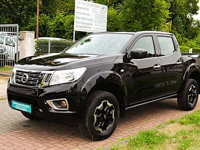 Nissan Navara NP300 N-Guard Double Cab 4x4