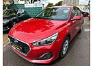 Hyundai i30 Pure 1.4-Kamera-Navi-PDC-1.HAND