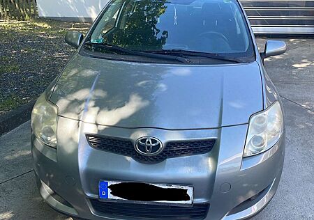 Toyota Auris Team