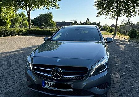 Mercedes-Benz A 200 mit Panoramadach uvm. TOP ZUSTAND