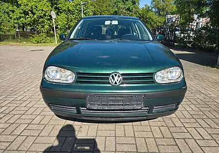 VW Golf Volkswagen 1.6 AUTO EDITION