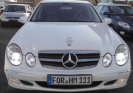 Mercedes-Benz E 240 Elegance,MIT GAS ANLAGE LPG,LEDER,NAVI,ALU,18 ZOLL