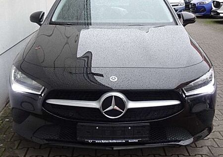 Mercedes-Benz CLA 180 Shooting Brake Edition 1