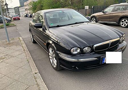 Jaguar X-Type VOLL AUSTATUNG+TÜVNeu+1Jahr Garantie+1 Hand+1A
