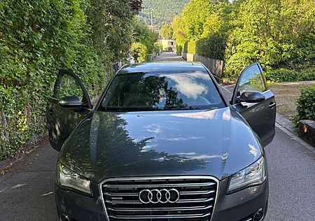 Audi A8 4.2 FSI quattro