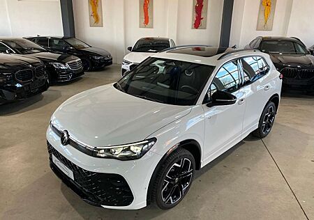 VW Tiguan Volkswagen 2.0 TDI 4M R-Line/Pano/Matrix/AHK/BlackPack