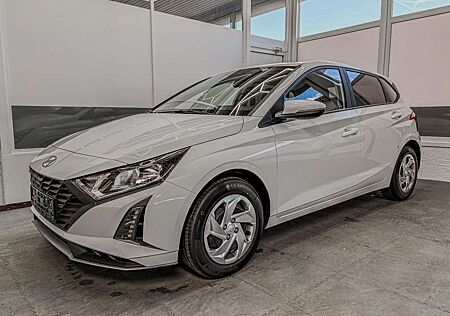 Hyundai i20 COMFORT NAVI RFK TEMPOMAT 1.2 MPI 57,9kW/79PS E...