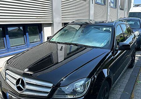 Mercedes-Benz C 200 T (BlueEFFICIENCY) Avantgarde