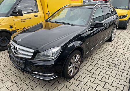 Mercedes-Benz C 180 Avantgarde / LEDER / NAVI