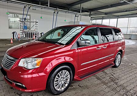 Chrysler Town & Country Touring L