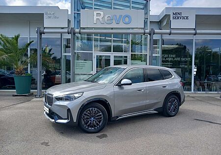 BMW iX1 xDrive30 xLine AHK DriveAssProf LED LiveCockProf