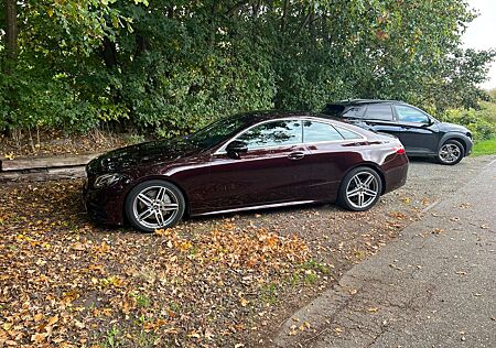 Mercedes-Benz E 220 gebraucht kaufen Mercedes-Benz E 220 d Coupe 9G-TRONIC AMG Line