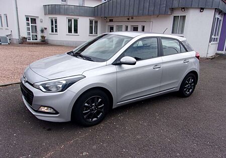 Hyundai i20 Klima ALU SHZ Freisprecheinrichtung