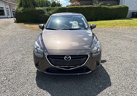 Mazda 2 Lim. Center-Line