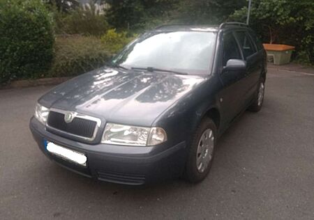 Skoda Octavia +Combi+1.6+Combi+Tour HU NEU, 2.Hd.